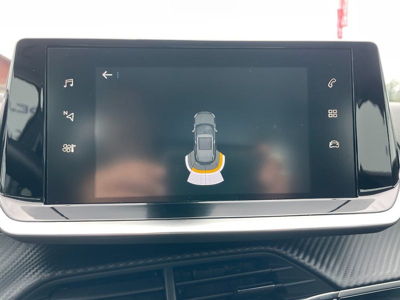 Peugeot 2008 (2021) 1.2PT 74kW! 1.maj! Navi! LED! - fotka 30 z 32