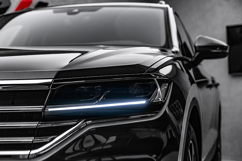Volkswagen Touareg V6 3,0TDI Vzduch LED Tažné - fotka 8 z 18