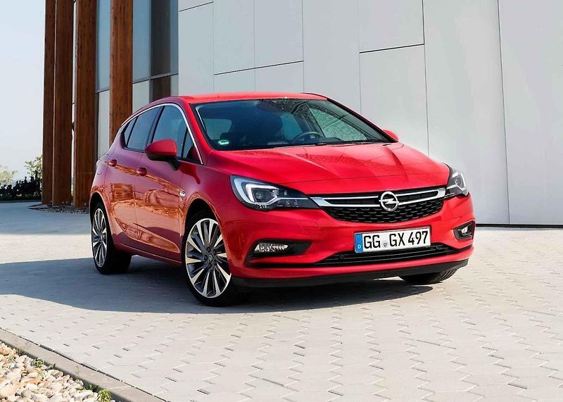 Speciální barvy na přání nabízí zejména luxusní automobilky.