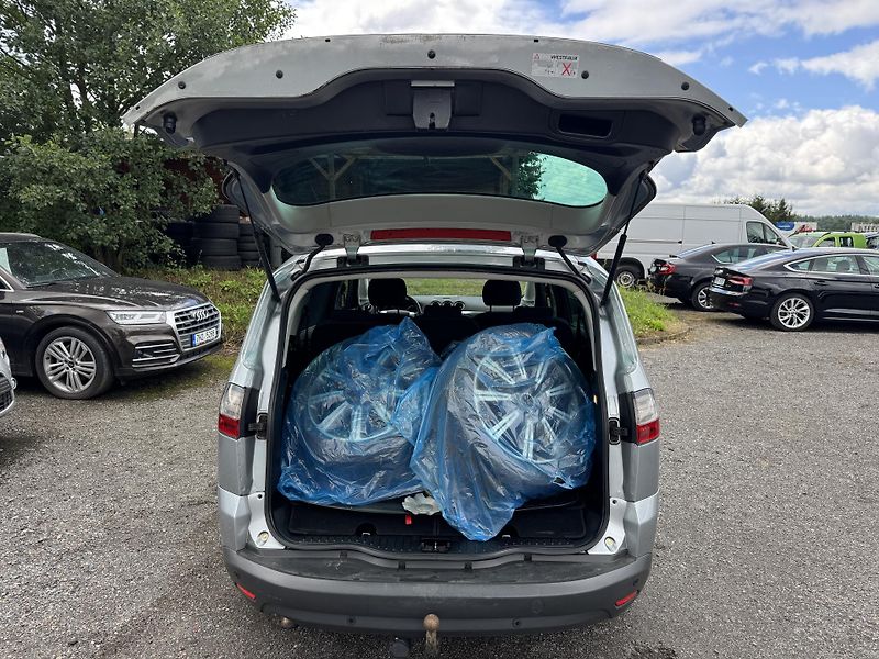 Ford S-MAX 2.0 D 7 MIST - fotka 10 z 20