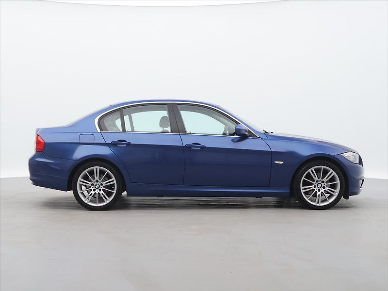 BMW Řada 3 3.0 325i 160kW Aut.klima - fotka 8 z 25