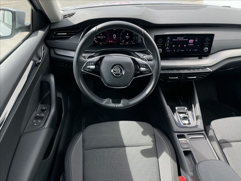 Škoda Octavia 2,0 TDI DSG Ambition Plus KESS - fotka 7 z 24