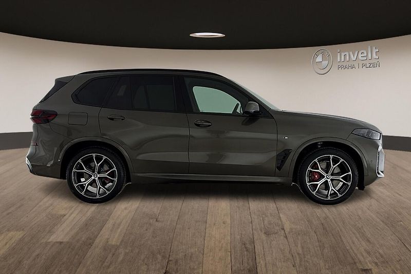 BMW X5 xDrive30d - fotka 2 z 27