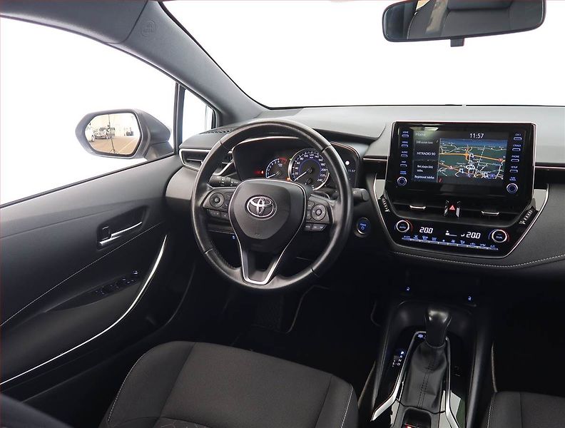 Toyota Corolla (2022) 2.0 Hybrid, digi klima - fotka 7 z 21