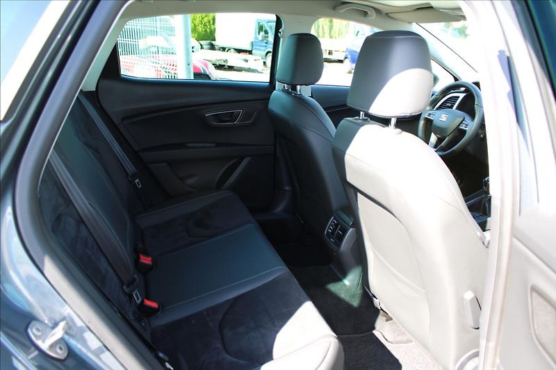 Seat Leon 1,8 TSi Xcellence FullLED, ACC - fotka 26 z 48