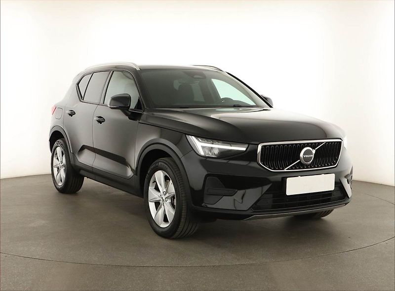 Volvo XC40 (2022) B3 - fotografie inzerátu