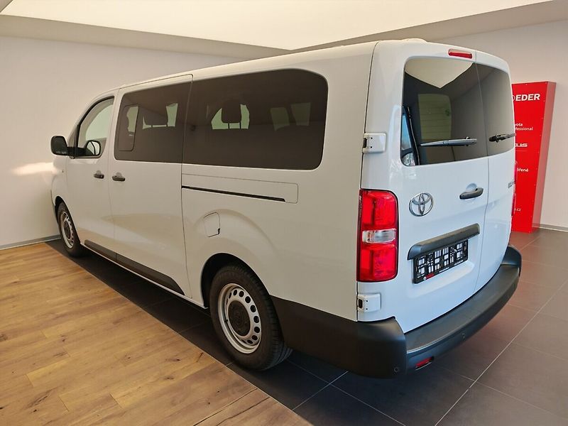 Toyota ProAce Verso 2,0D L2 6MT Combi 8S - fotka 6 z 32
