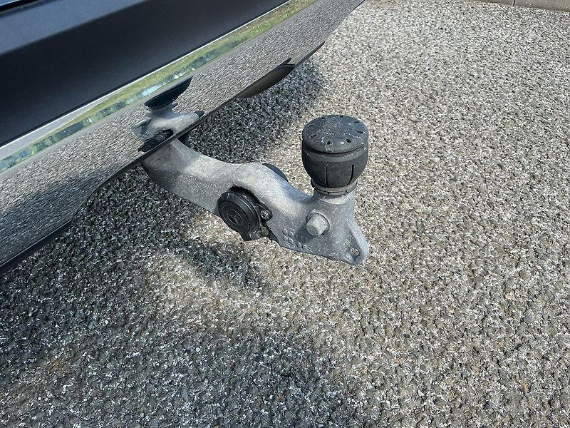 Mercedes-Benz GLE 450 d 4MATIC - fotka 22 z 25