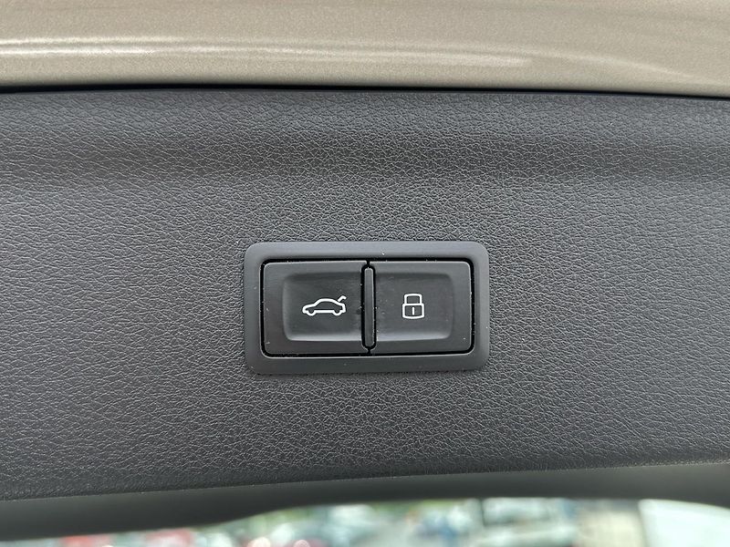 Audi Q3 2,0 TDI Quattro automat - fotka 23 z 23