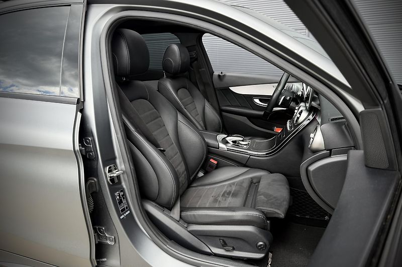 Mercedes-Benz Třídy C (2019) C 300d 4Matic AMG Line - fotka 11 z 32