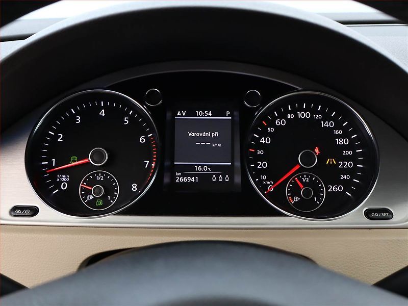 Volkswagen Passat (2014) Highline 1.4 TSI EcoFuel - fotka 9 z 18