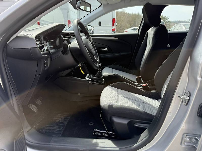 Opel Corsa Edition 1.2 TURBO (74kW/100k) - fotka 9 z 22