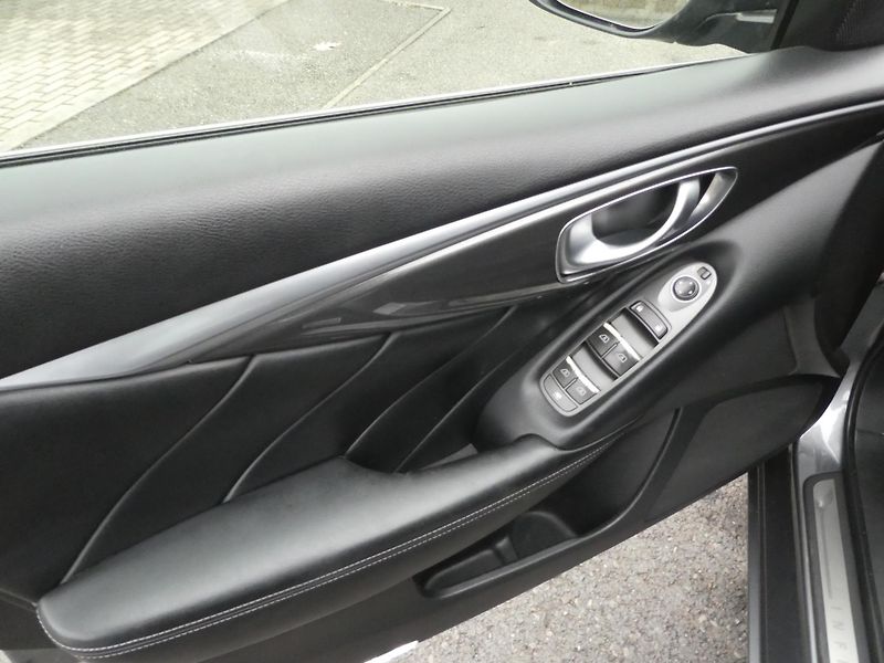 Infiniti Q50 2,2D 125kW automat navigace  - fotka 11 z 17