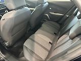 Peugeot 2008 1,2 PureTech Allure  74kW - náhled 8