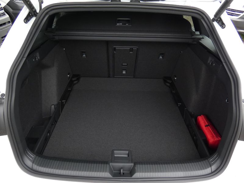 Volkswagen Golf Variant R-Line People 2,0 TDI - fotka 15 z 30