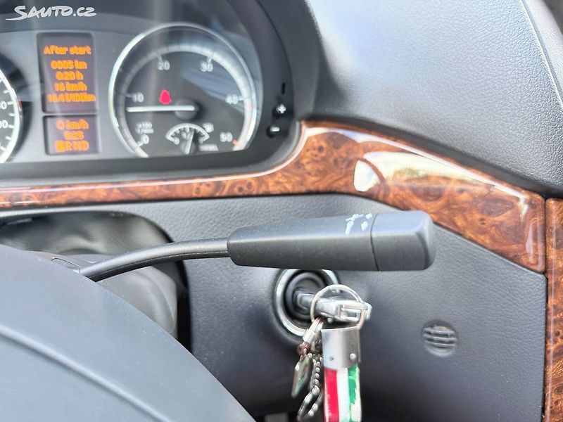 Mercedes-Benz Viano 3.0 CDi Extra Long - fotka 26 z 41