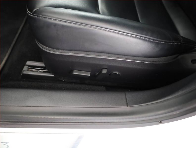 Tesla Model 3 (2020) Long Range 4WD 78kWh, SoH 81% - fotka 18 z 22