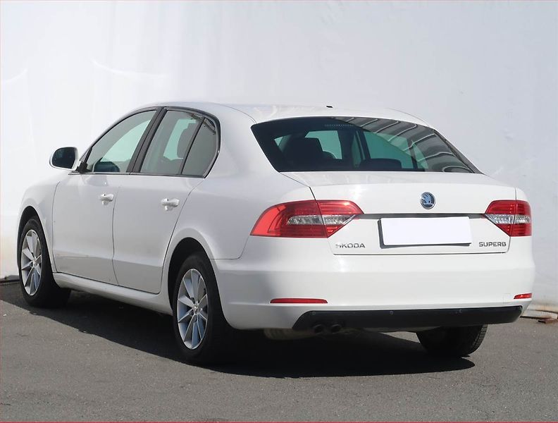 Škoda Superb (2014) 1.4 TSI, ČR,1.maj, Xenony - fotka 4 z 15