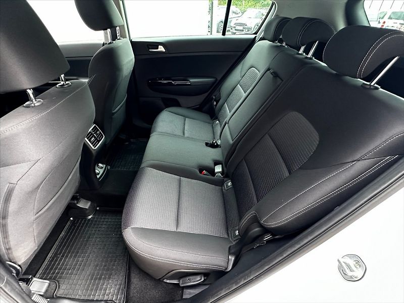 Kia Sportage 1,6 TDGI 97kW-CZ - fotka 11 z 41