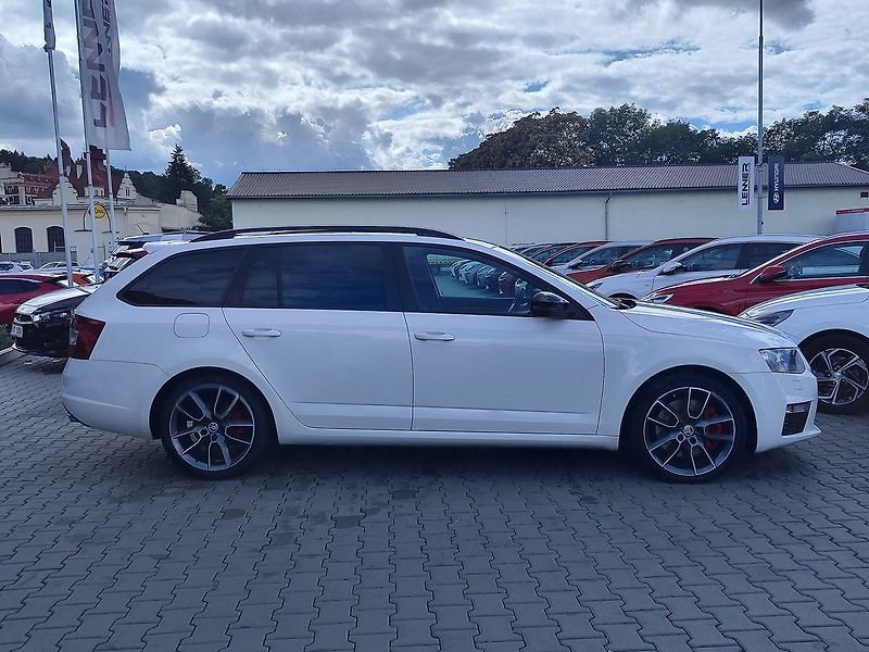 Škoda Octavia 2.0 TDI/135kW RS - fotka 4 z 33