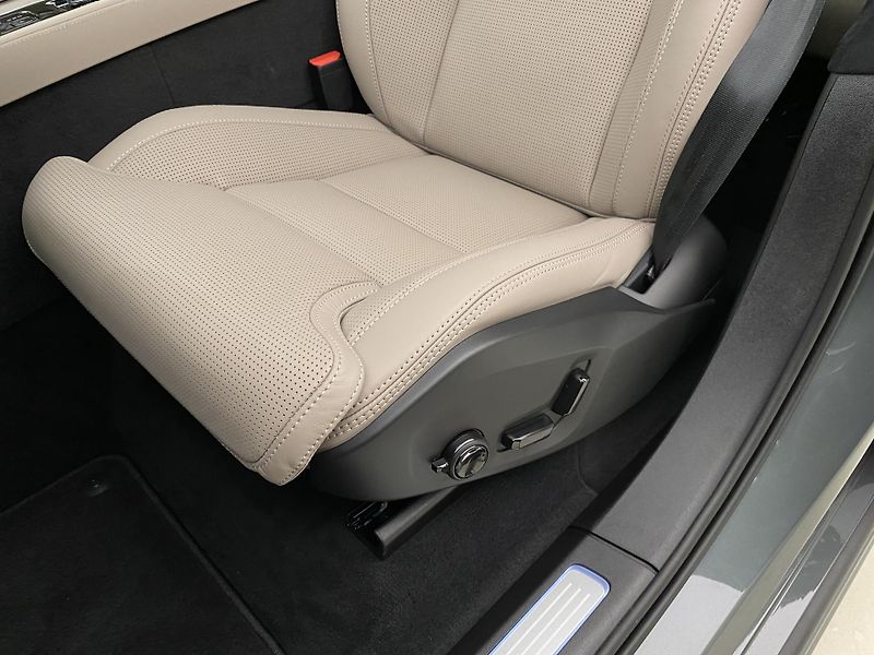 Volvo XC90 (2026) T8 AWD Plug-in BRIGHT ULTRA - fotka 32 z 75