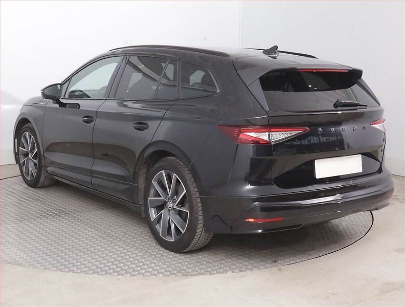 Škoda Enyaq (2023) Sportline iV 60 (62 kWh) - fotka 4 z 18
