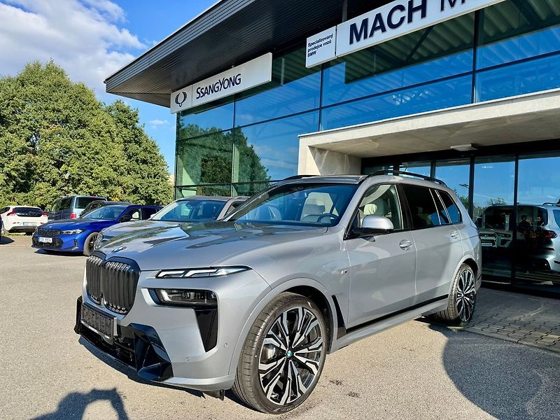 BMW X7 40xd Masáže N.náprava N.topení - fotka 7 z 28