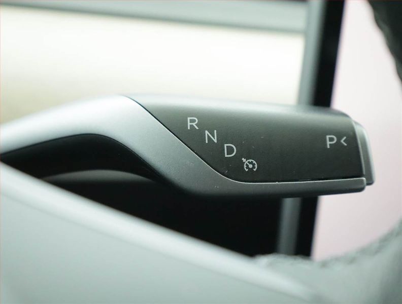 Tesla Model 3 (2023) Standard Range LFP, SoH 96% - fotka 13 z 23