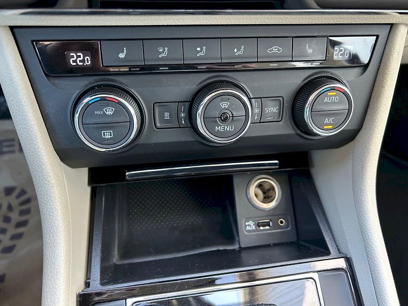 Škoda Superb (2016) Laurin & Klement 2.0 TDI 140kW - fotka 29 z 35