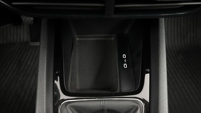 Škoda Octavia 2.0 TDI Ambition Combi - fotka 27 z 27