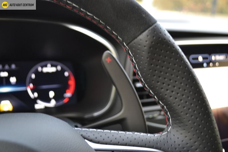 Renault Mégane R.S. TROPHY 1.8TCE 300 EDC - fotka 29 z 67
