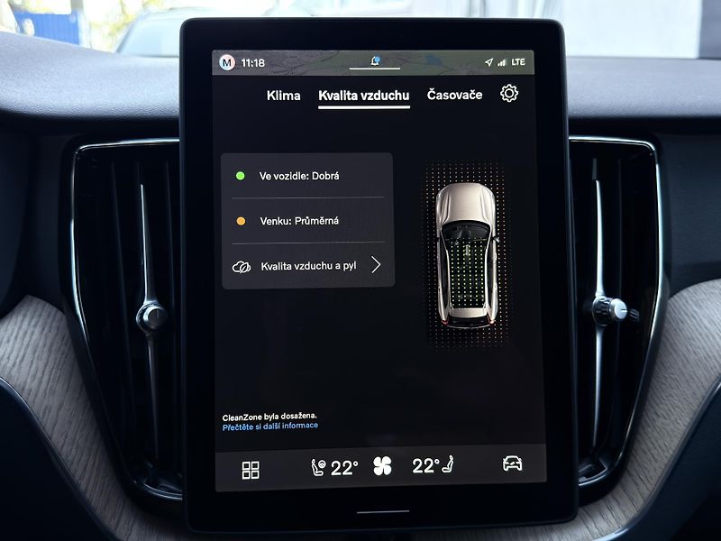 Volvo XC60 B5 AWD // PLUS DARK + sada kol - fotka 41 z 44