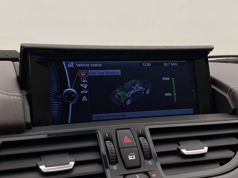 BMW Z4 sDrive 35i N54 AUT CZ 1. maj - fotka 40 z 56