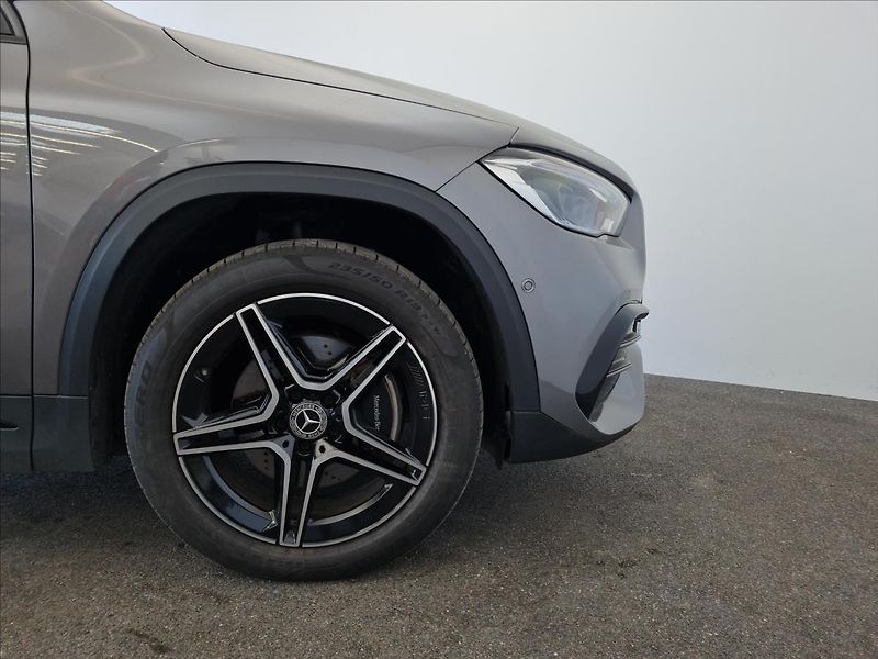 Mercedes-Benz GLA 250e AMG Line Night - fotka 21 z 21