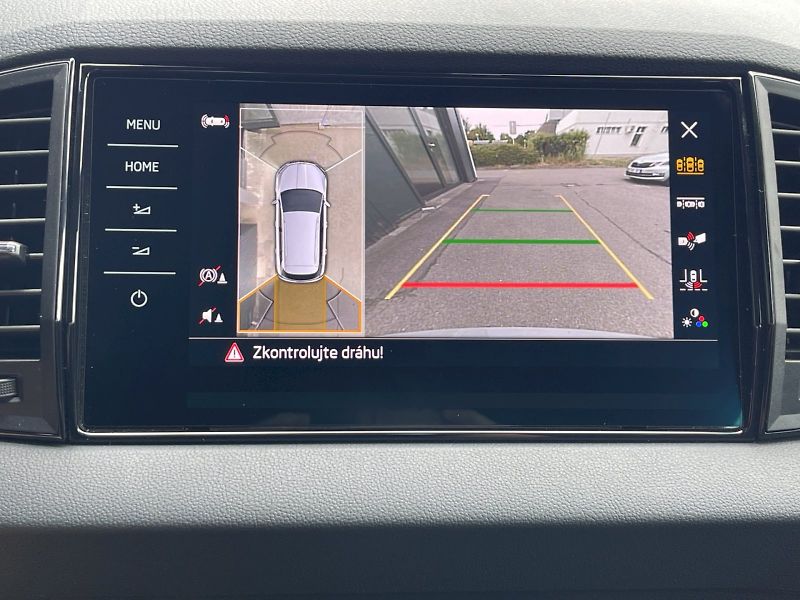 Škoda Karoq (2025) Sportline 2.0 TDI 110kW 4x4 DS - fotka 16 z 35