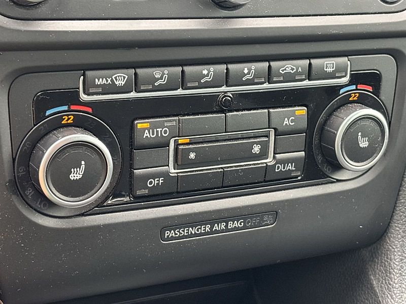Volkswagen Golf (2012) 1.6 TDI Trend - fotka 15 z 30