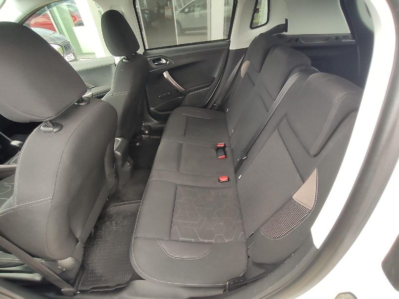 Peugeot 2008 (2016) Active 1.6 HDI 100k MAN5 - fotka 5 z 29