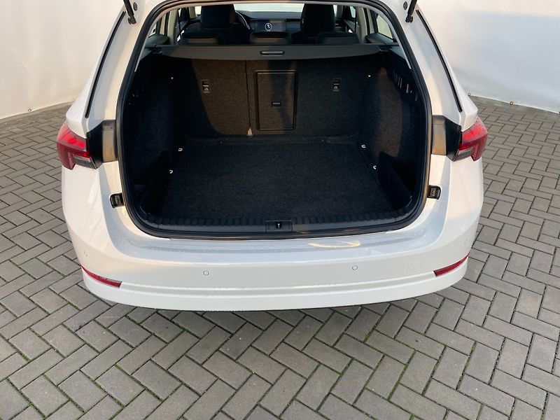 Škoda Octavia (2021) Com. 1.5TSi Style+! ČR! 1.maj. - fotka 9 z 40