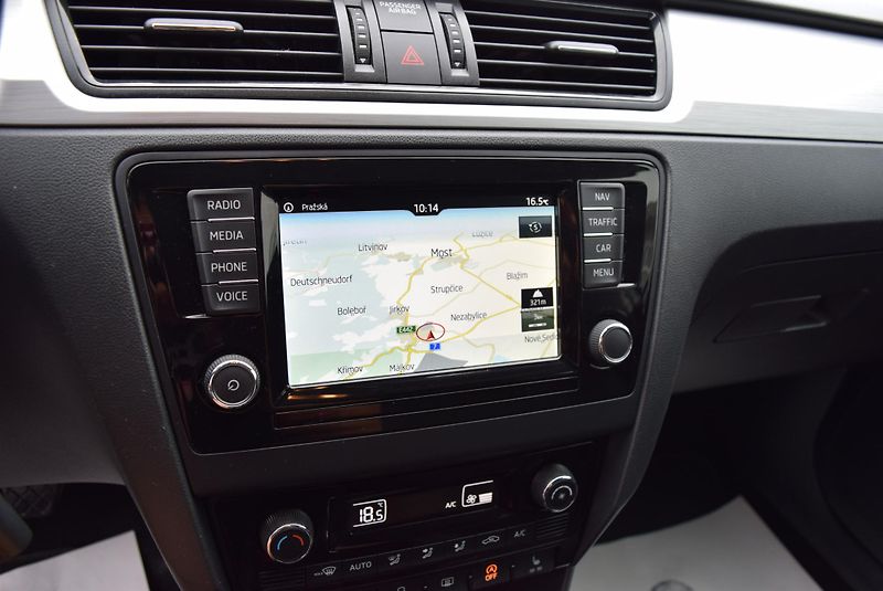 Škoda Rapid (2017) 1.2TSI 81kw ED. DRIVE XEN TAŽ  - fotka 23 z 44