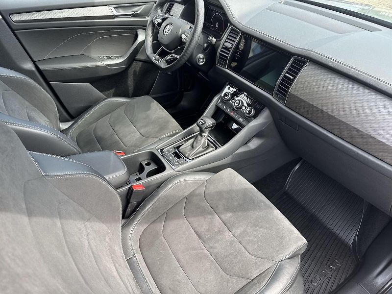 Škoda Kodiaq (2023) 2.0 TSI 4x4 DSG Style Plus - fotka 9 z 36