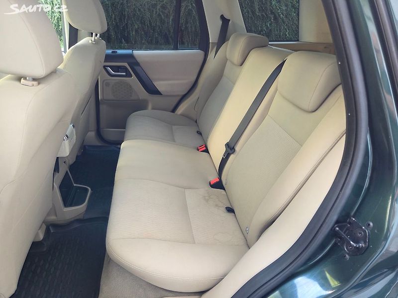 Land Rover Freelander (2012) 2.2 TD4 4x4 Manuál Tažné 2t. - fotka 19 z 29