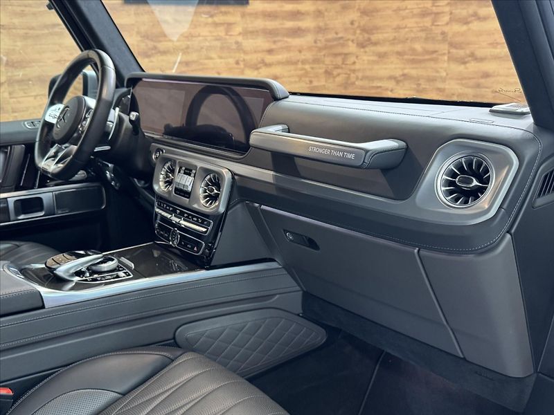 Mercedes-Benz Třídy G 63 AMG STRONGER THAT TIME - fotka 24 z 30