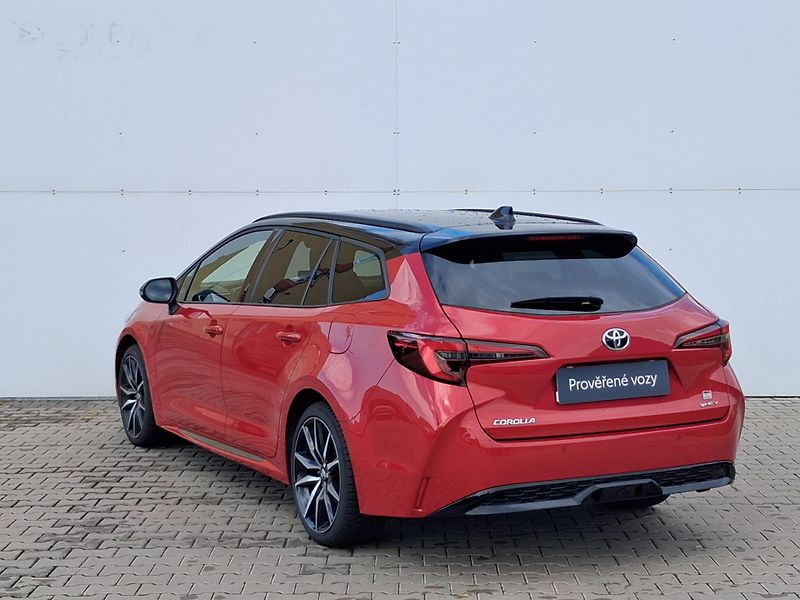Toyota Corolla 1.8 HSD e-CVT GR Sport - fotka 7 z 21
