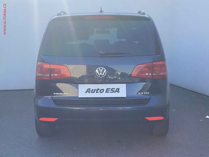 Volkswagen Touran (2014) 2.0 TDi, Comfortline, +kola - fotka 5 z 18