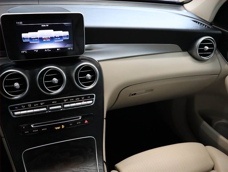 Mercedes-Benz GLC (2018) 300 - fotka 8 z 25