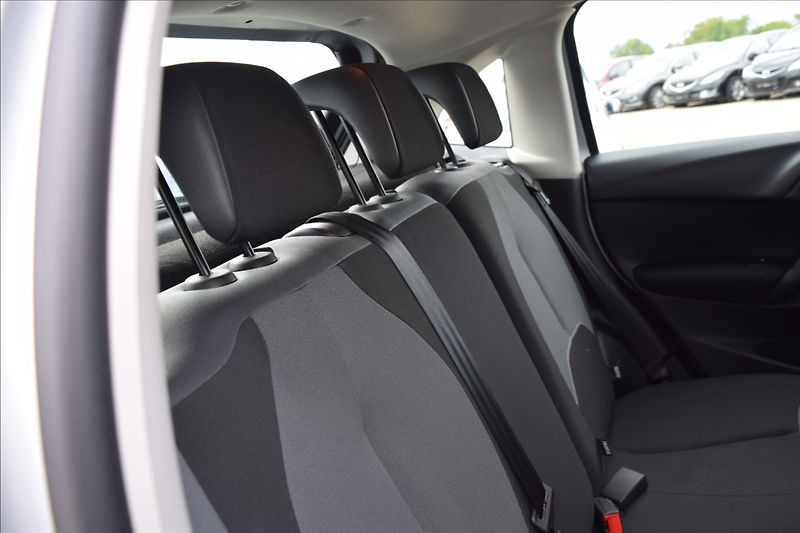 Citroën C3 1,1 i 44KW PO SERVISE NOVÁ STK - fotka 40 z 40