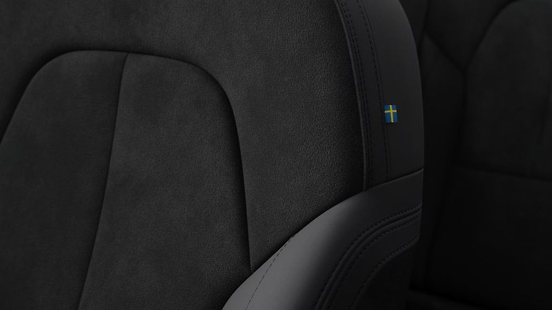 Volvo XC40 (2026) B4 ULTRA DARK AUT - fotka 10 z 13