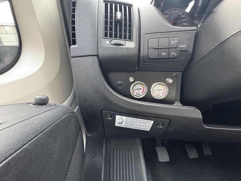 McLouis (2017) MC 460, Fiat 2,3l/150HP - fotka 13 z 43