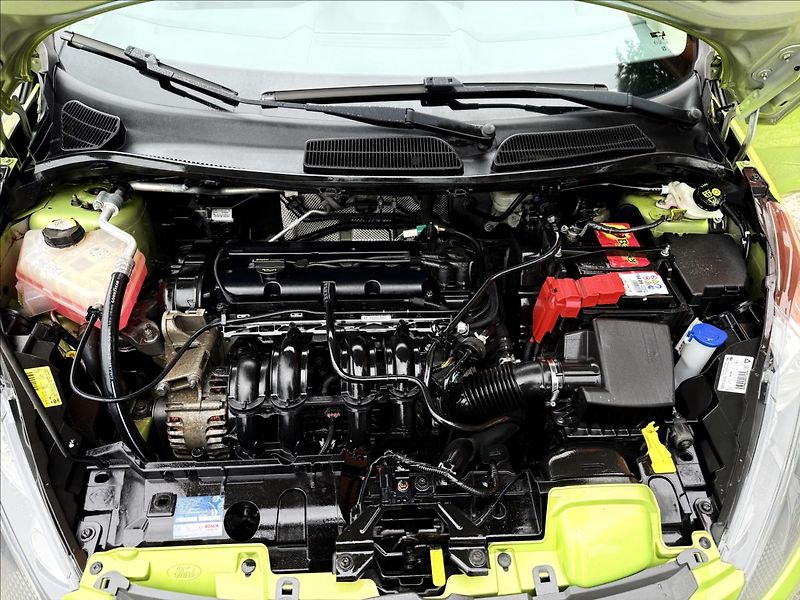 Ford Fiesta 1,2 i SPORT - fotka 26 z 27