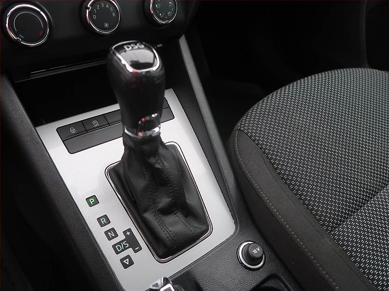 Škoda Octavia (2015) 1.6 TDI, Automat, Serv.kniha - fotka 11 z 16